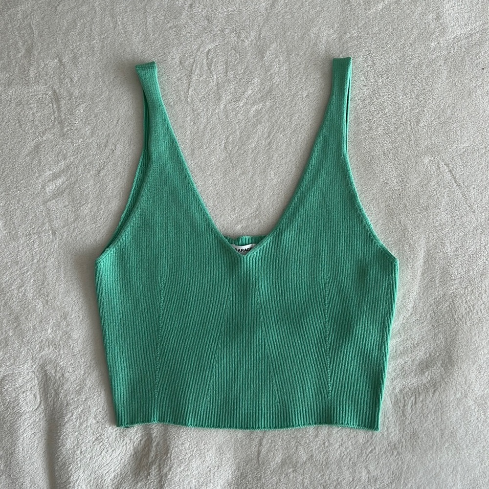 Garage V-neck Ribbed Crop Top